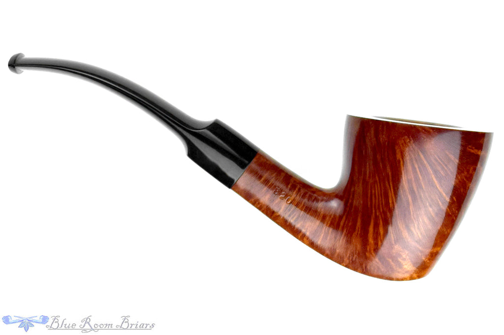 Blue Room Briars is proud to present this Danish Sovereign (Stanwell) 320 Bent Wide Dublin Estate Pipe