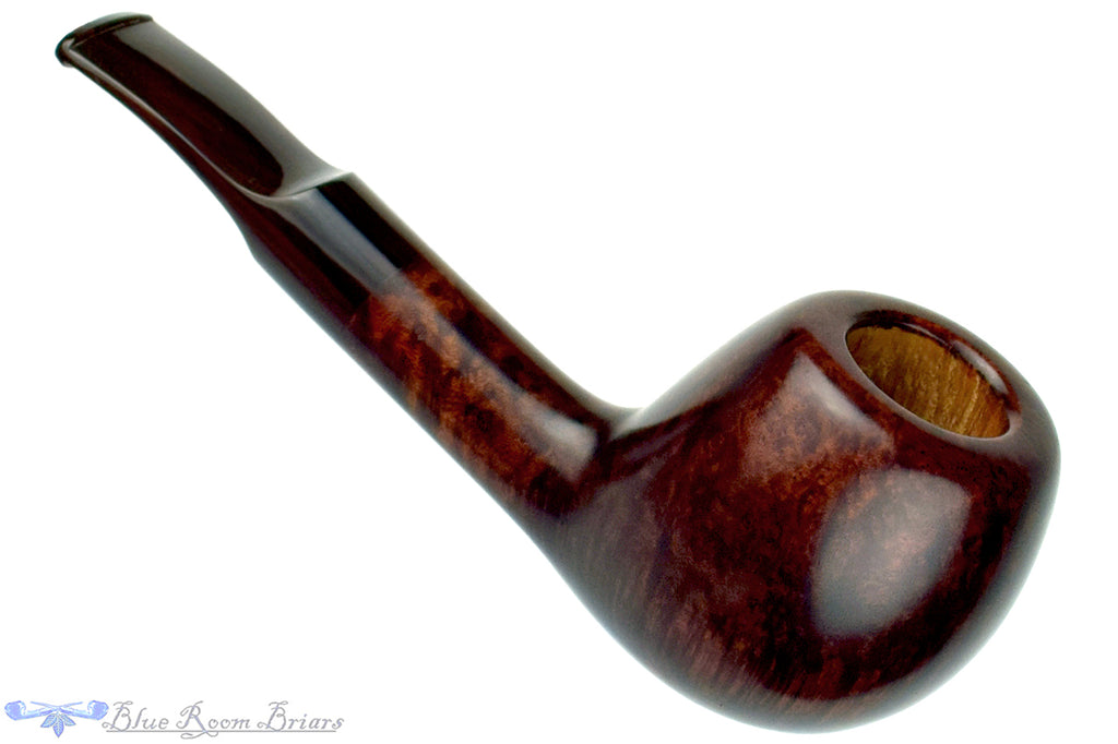 Blue Room Briars is proud to present this RC Sands Pipe Bent Apple