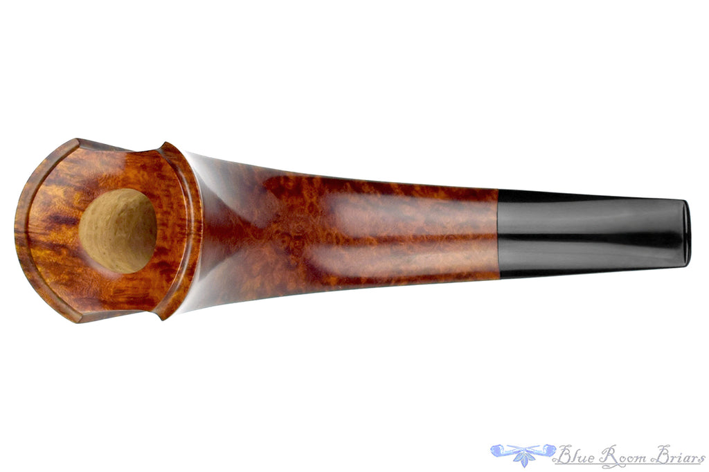 Blue Room Briars is proud to present this Marek Cikl Pipe Large Oliphant