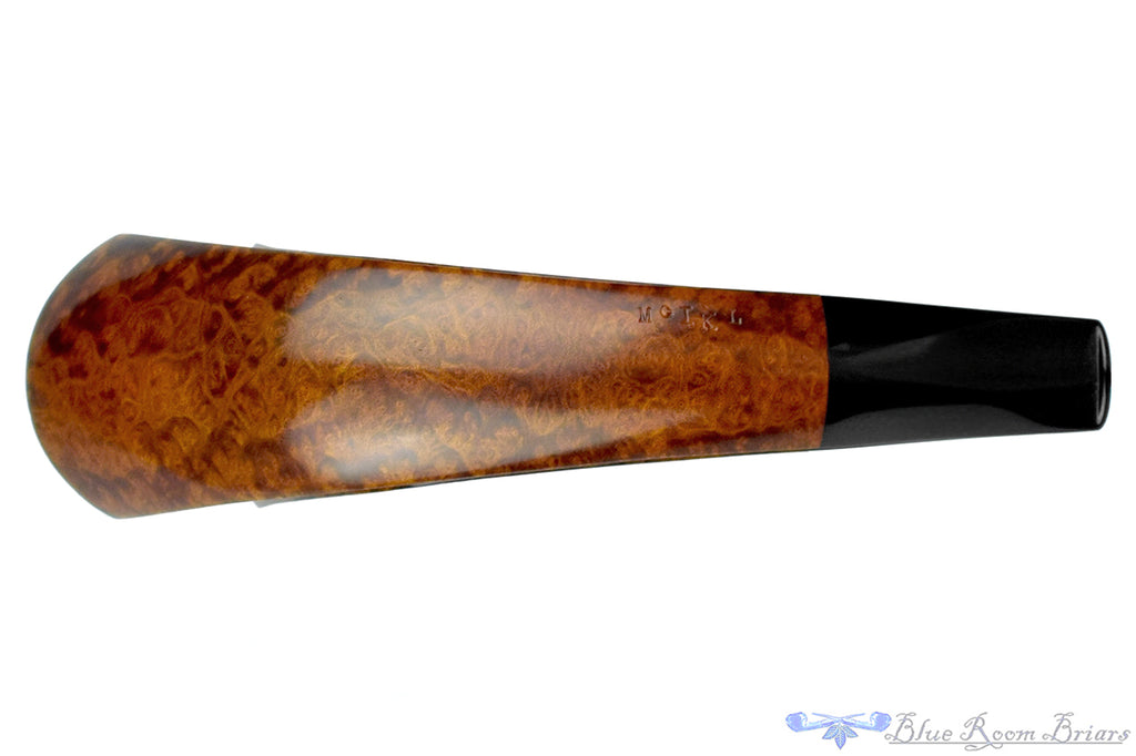 Blue Room Briars is proud to present this Marek Cikl Pipe Large Oliphant