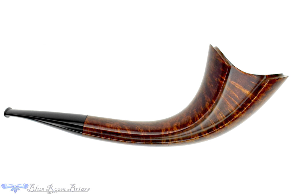 Blue Room Briars is proud to present this Marek Cikl Pipe Large Oliphant