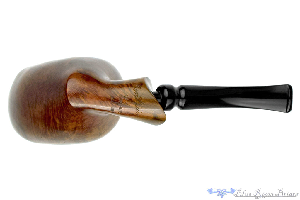 Blue Room Briars is proud to present this Ben Wade 100 Bent Freehand with Plateau Estate Pipe