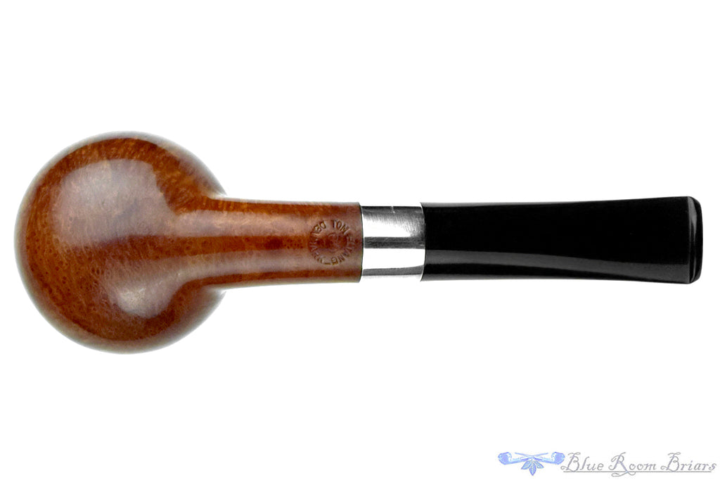 Blue Room Briars is proud to present this Tom Eltang Apple (2000 Make) with Silver Estate Pipe