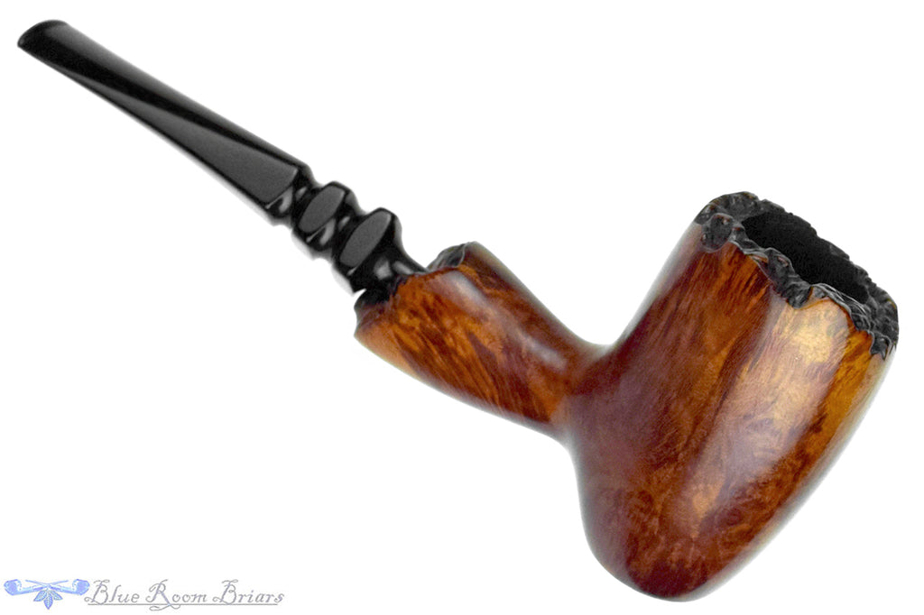 Blue Room Briars is proud to present this Nørding Freehand Sitter with Plateaux Estate Pipe