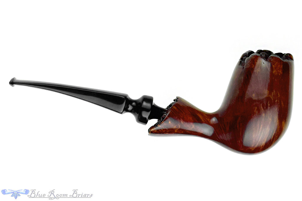 Blue Room Briars is proud to present this Nørding Bent Freehand Egg with Plateaux Estate Pipe
