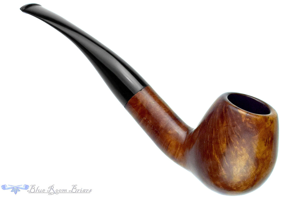 Blue Room Briars is proud to present this Danmore Corvet 91 Bent Apple Estate Pipe