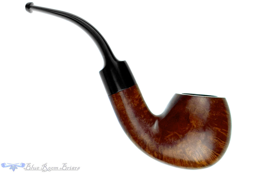 Blue Room Briar is proud to present this Pilot Bent Apple Estate Pipe
