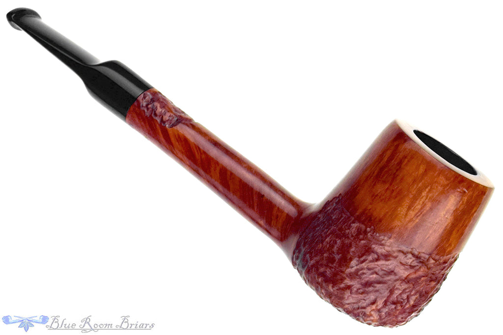 Blue Room Briar is proud to present this Holtorp Spot Carved Lovat Sitter Estate Pipe