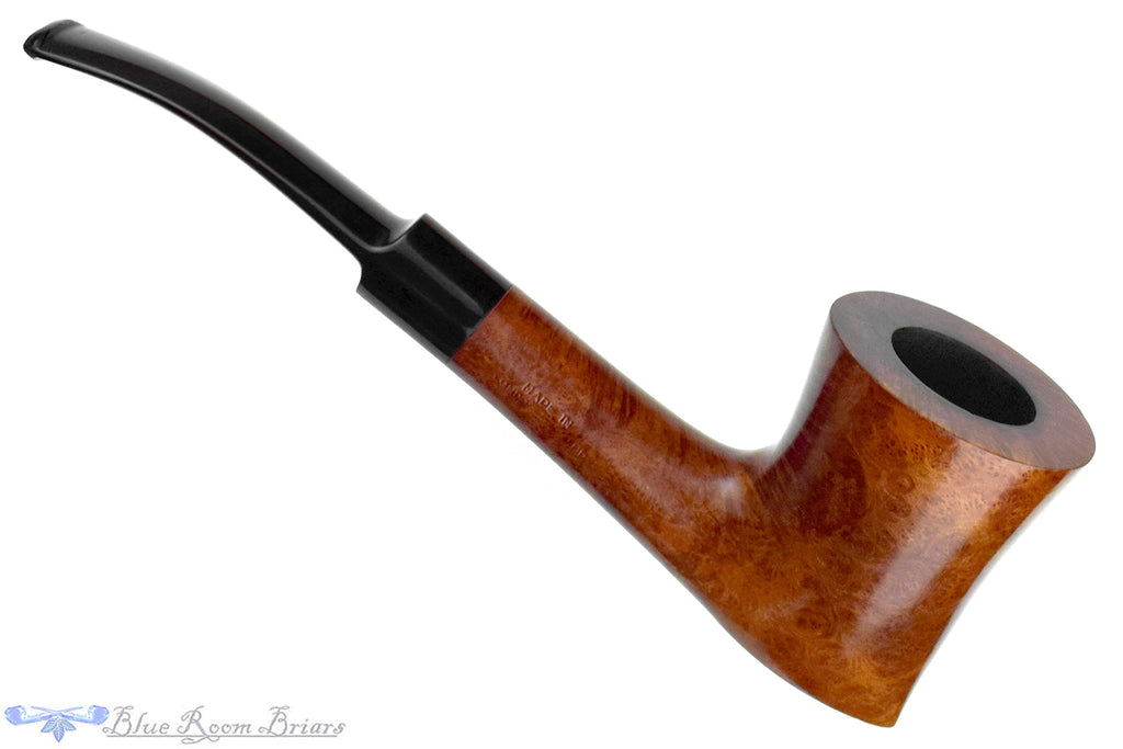 Blue Room Briars is proud to present this English Skater Sitter Estate Pipe