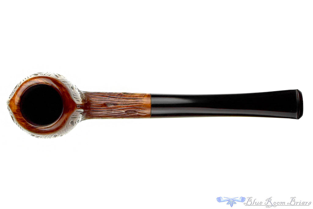 Blue Room Briars is proud to present this Hardcastle Nut Bruyere Carved Apple Estate Pipe