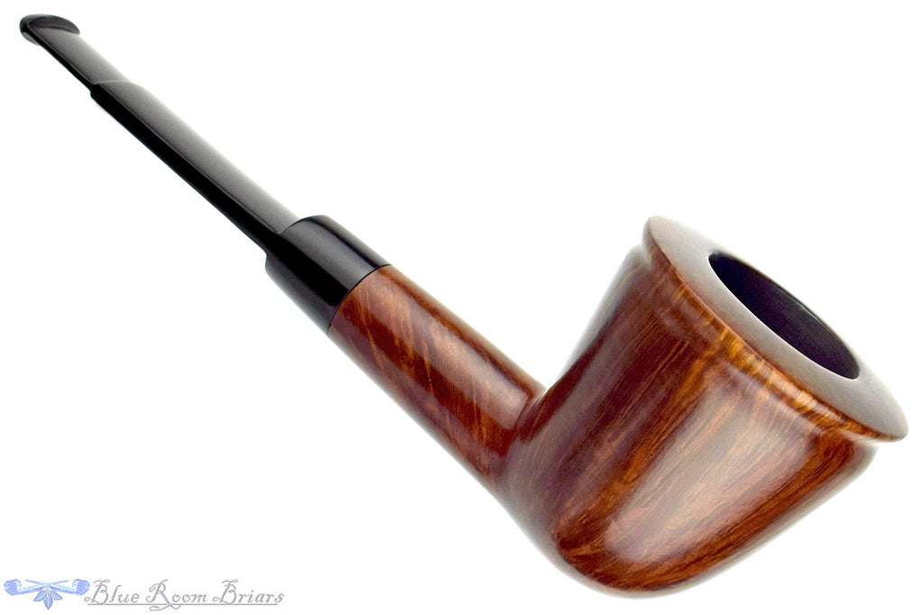 Blue Room Briars is proud to present this Charatan Selected Dublin Estate Pipe