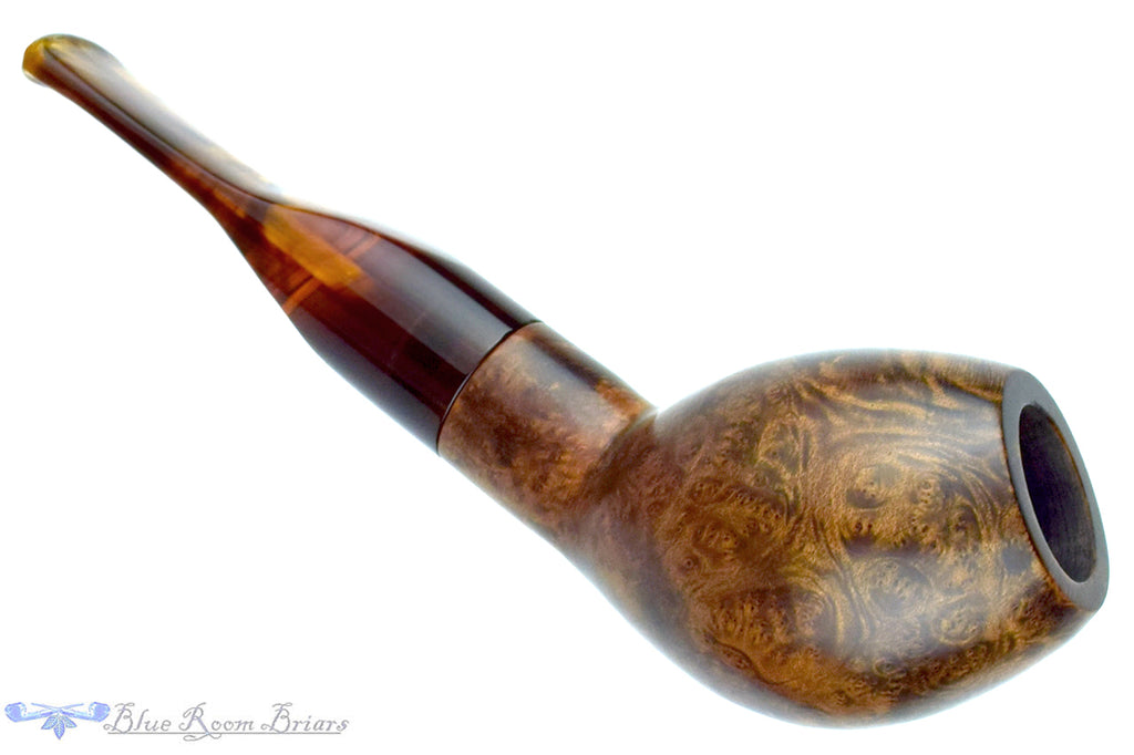Blue Room Briars is proud to present this JR Pipes Devil Anse Estate Pipe