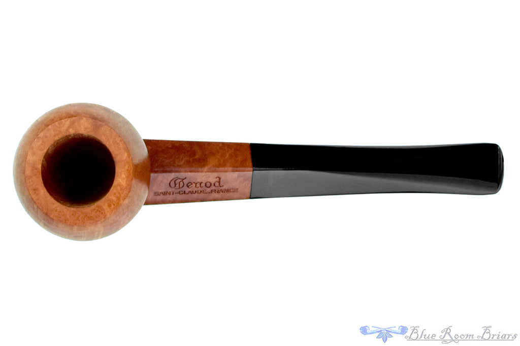 Blue Room Briars is proud to present this Genod Pipe Bulldog Speacial Straight Grain