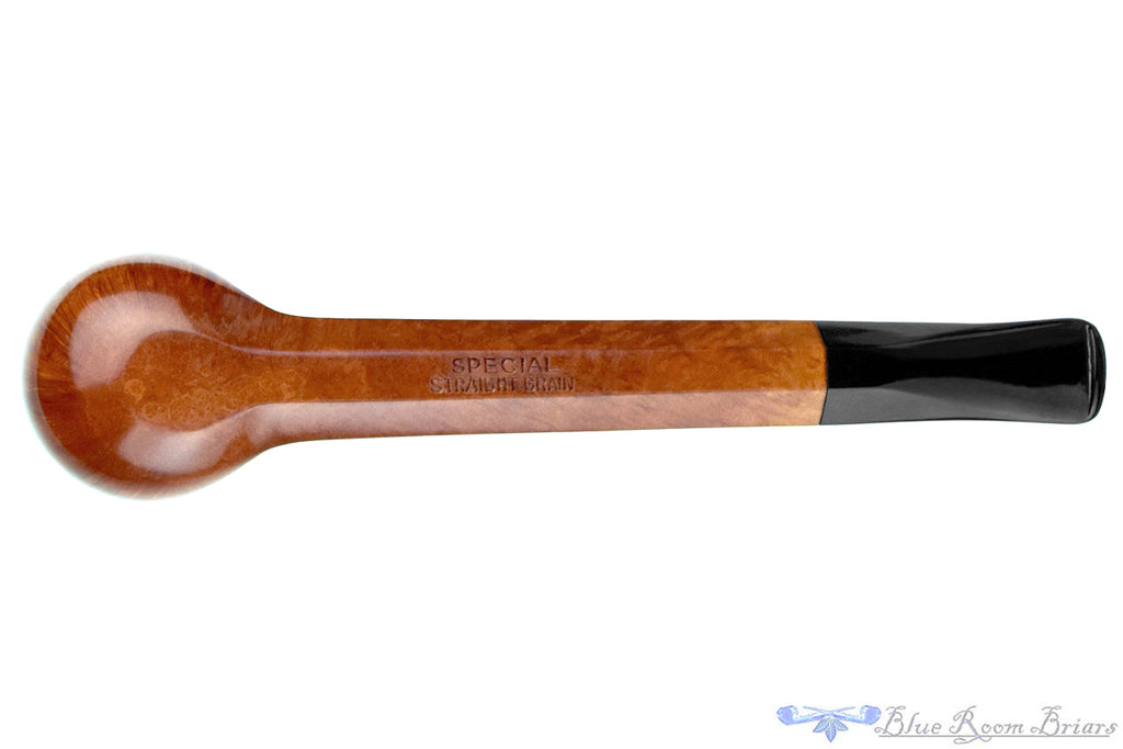 Blue Room Briars is proud to present this Genod Pipe Special Straight Grain Canadian Sitter with Panel Shank