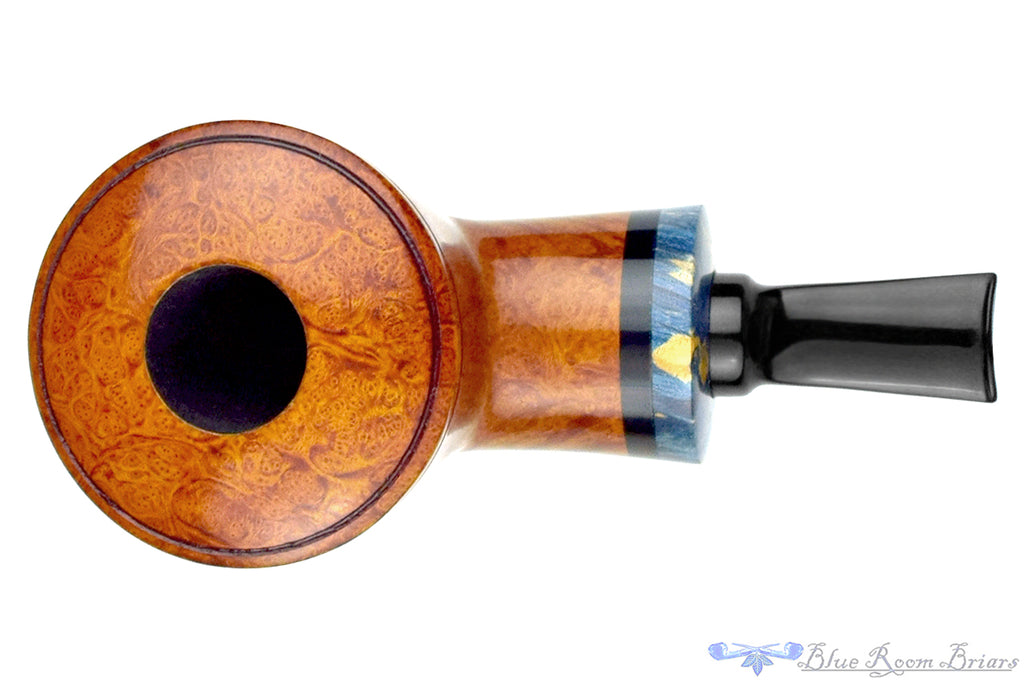 Blue Room Briars is proud to present this Bonsai Pipes By Tobias Höse Smooth Contrast Bullcap with Stabilized Burl
