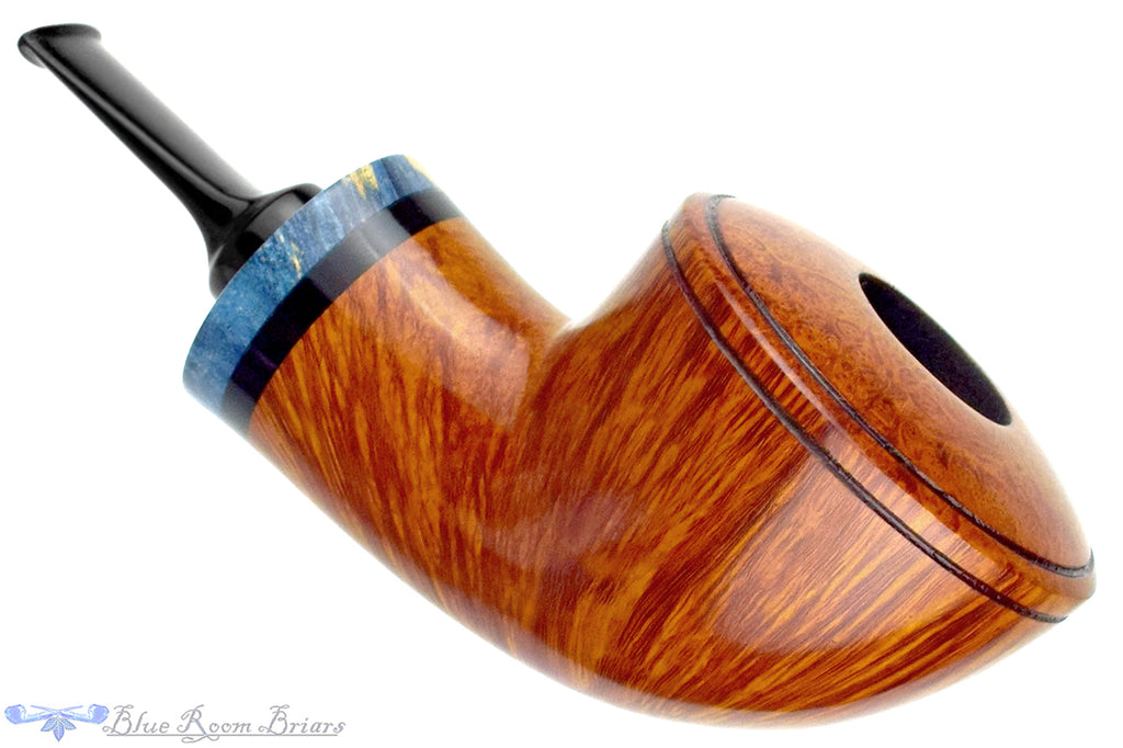 Blue Room Briars is proud to present this Bonsai Pipes By Tobias Höse Smooth Contrast Bullcap with Stabilized Burl