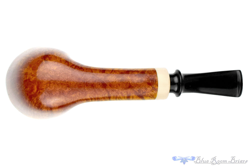 Blue Room Briars is proud to present this Tom Richard Pipe Freehand with Ivorite and Plateau