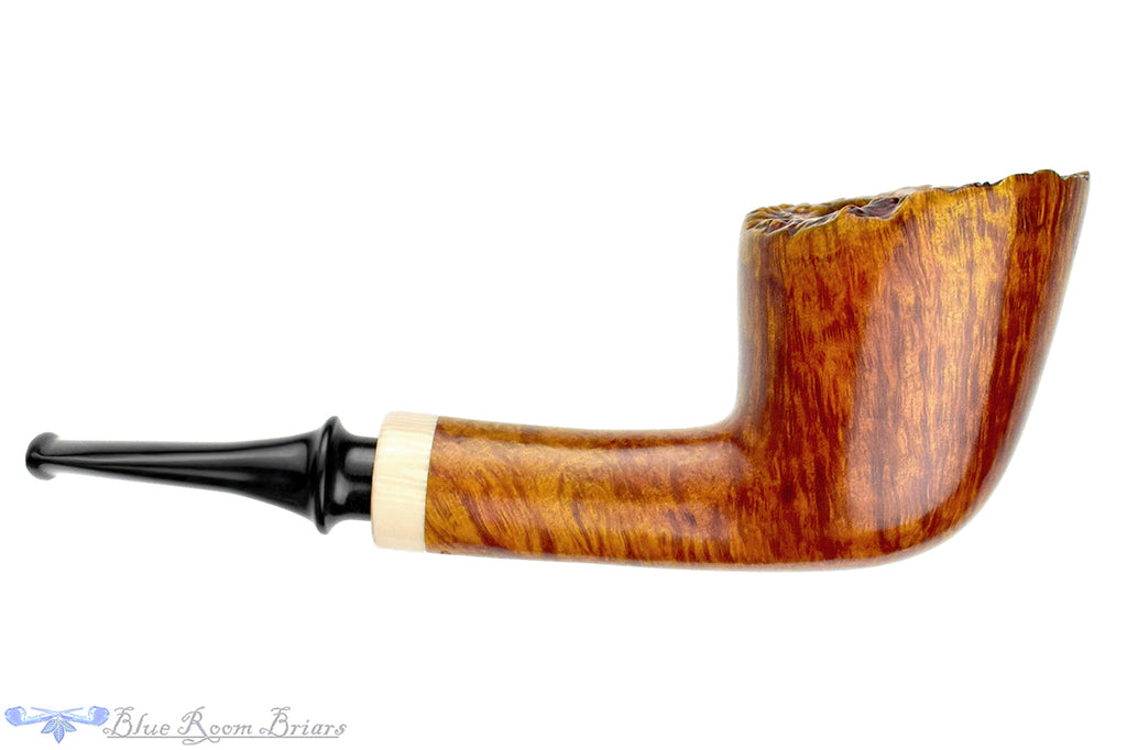 Blue Room Briars is proud to present this Tom Richard Pipe Freehand with Ivorite and Plateau