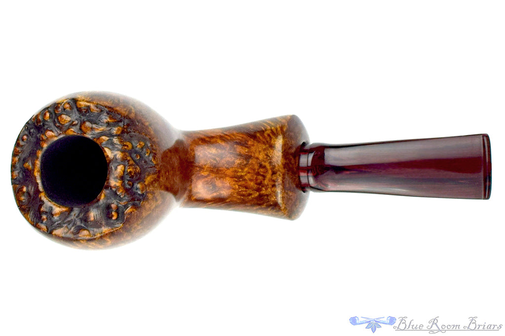 Blue Room Briars is proud to present this Tom Richard Pipe Bent Freehand with Brindle and Plateau