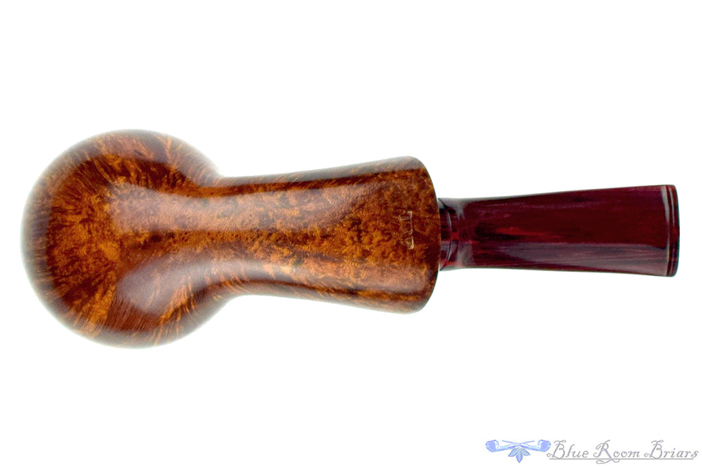 Blue Room Briars is proud to present this Tom Richard Pipe Bent Freehand with Brindle and Plateau