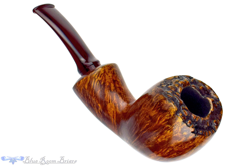 Blue Room Briars is proud to present this Tom Richard Pipe Bent Freehand with Brindle and Plateau