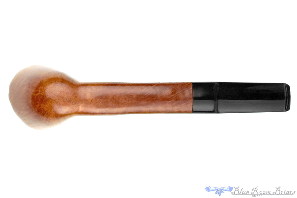 Blue Room Briars is proud to present this North Wind Freehand Sitter with Plateau and Oval Shank Estate Pipe