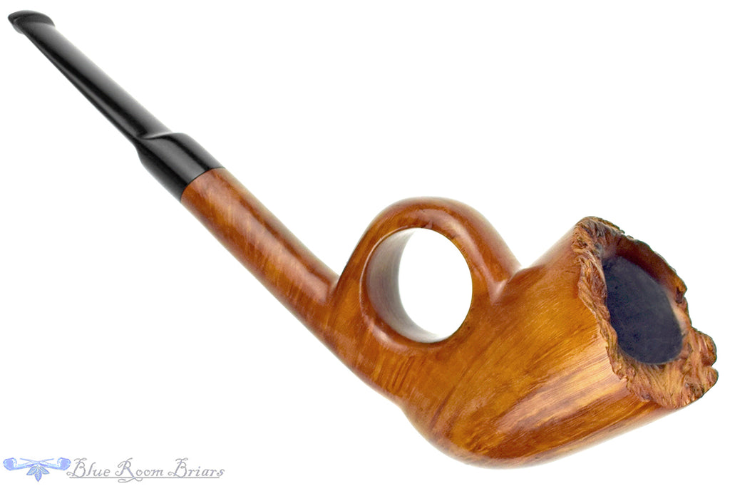 Blue Room Briars is proud to present this North Wind Freehand Sitter with Plateau and Oval Shank Estate Pipe