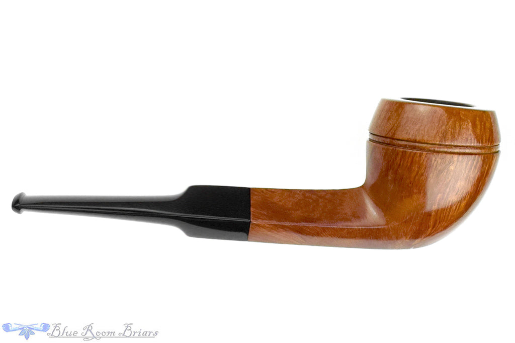 Blue Room Briars is proud to present this Schulte's ARE Bulldog Estate Pipe