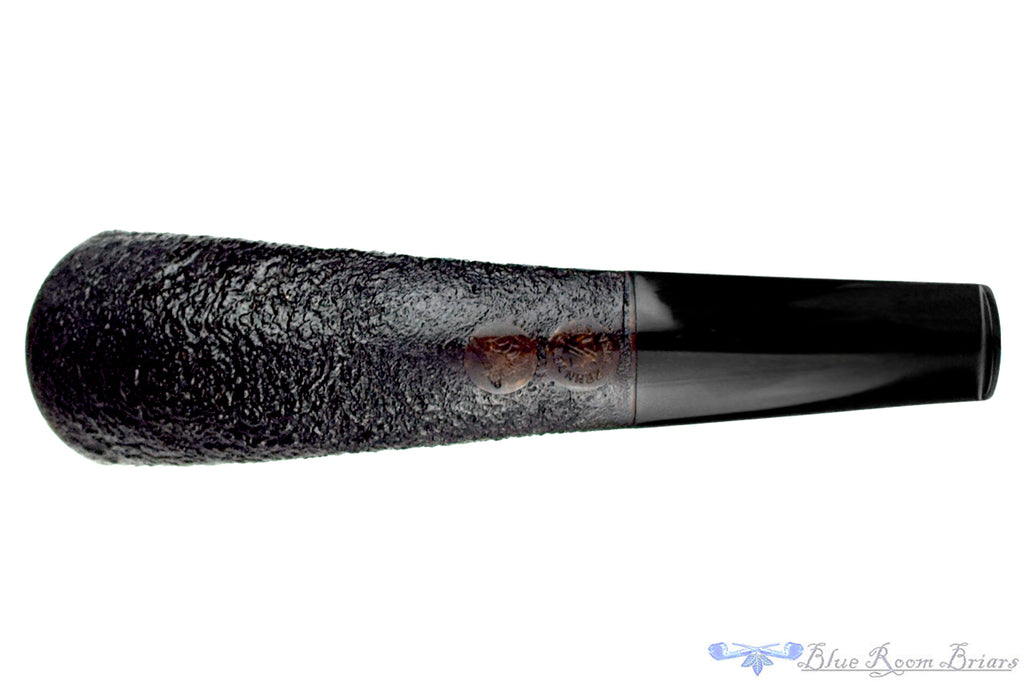 Blue Room Briars is proud to present this Yosef Zehnder Pipe Sandblast Paneled Oliphant
