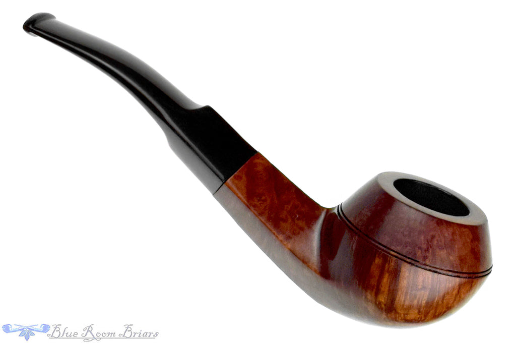 Blue Room Briars is proud to present this BBB Classic 420S Bent Bulldog Estate Pipe