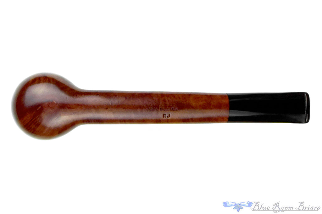 Blue Room Briars is proud to present this BBB London Made Canadian Estate Pipe