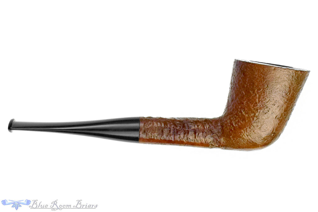 Blue Room Briars is proud to present this Vauxhall (Charatan) Christmas 1975 Sandblast Dublin Estate Pipe