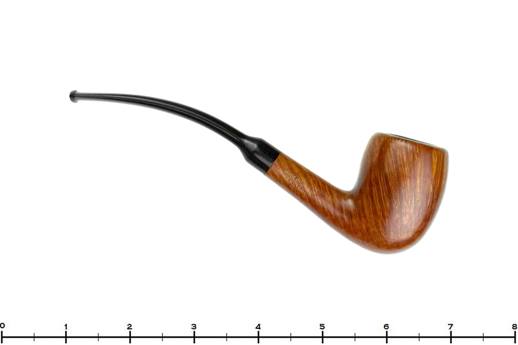 Blue Room Briars is proud to present this English De Luxe Bent Pear Estate Pipe