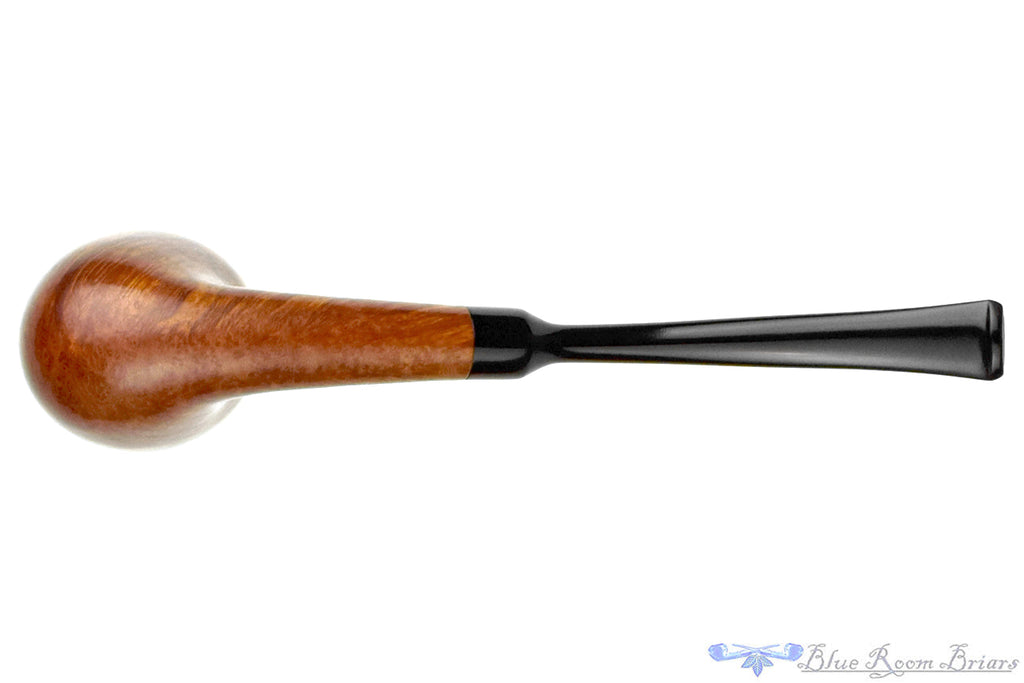Blue Room Briars is proud to present this English De Luxe Bent Pear Estate Pipe