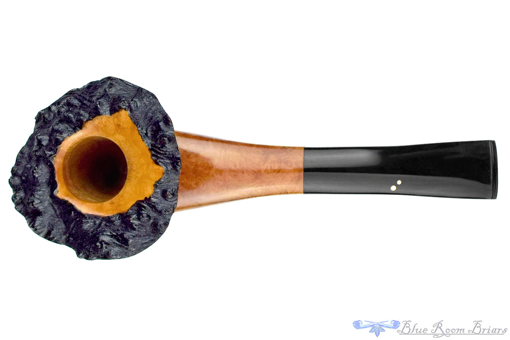 Blue Room Briars is proud to present this Joseph Skoda Pipe Freehand Sitter with Plateau