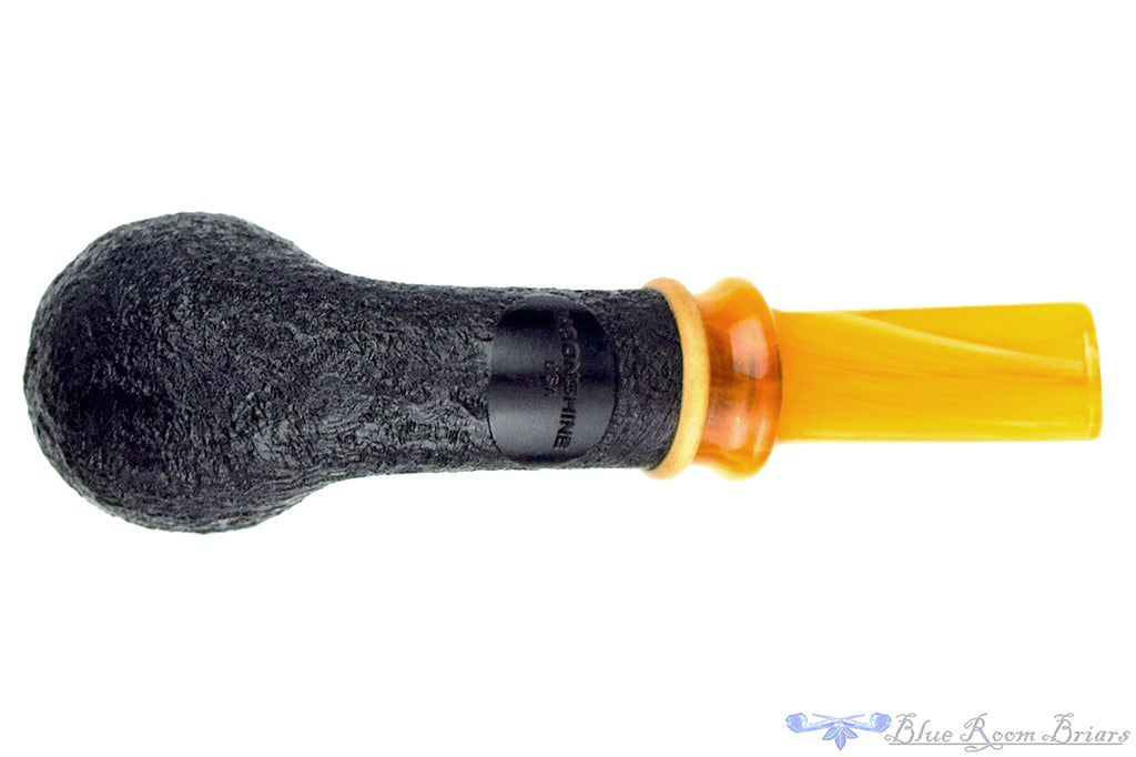 Blue Room Briars is proud to present this Moonshine Bent Sandblast Egg with Boxwood Estate Pipe