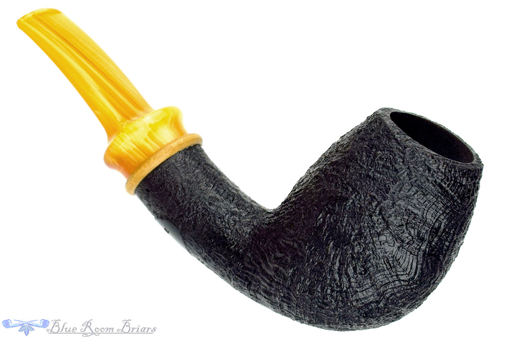 Blue Room Briars is proud to present this Moonshine Bent Sandblast Egg with Boxwood Estate Pipe