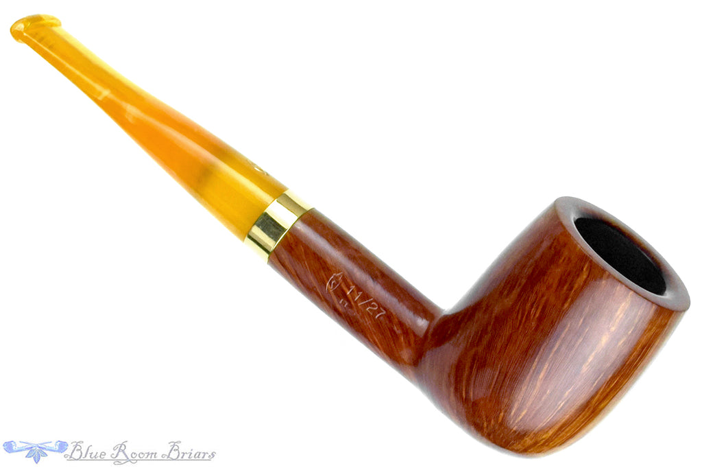 Blue Room Briars is proud to present this Savinelli Natale Limited Edition (2004 Make) Billiard with Gold Estate Pipe