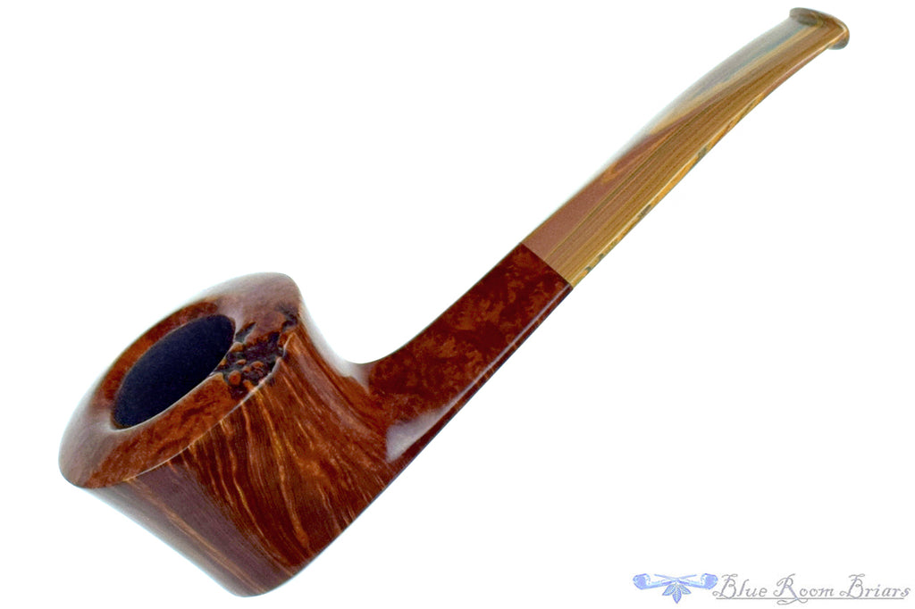 Blue Room Briars is proud to present this Nate King Pipe 1062 Straight Grain Bulldog with Brindle and Plateau
