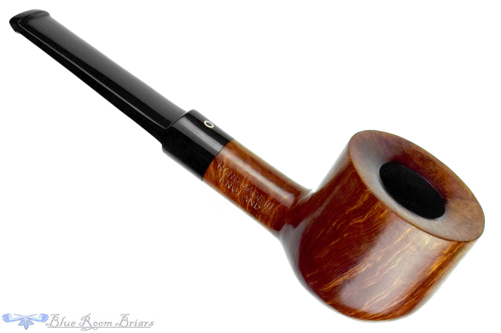Blue Room Briars is proud to present this Northern Briars by Ian Walker Premier Pot Sitter Estate Pipe