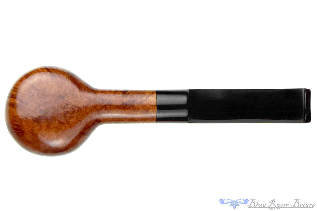 Blue Room Briars is proud to present this Northern Briars by Ian Walker Premier Pot Sitter Estate Pipe