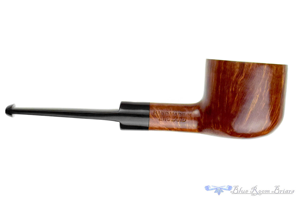Blue Room Briars is proud to present this Northern Briars by Ian Walker Premier Pot Sitter Estate Pipe
