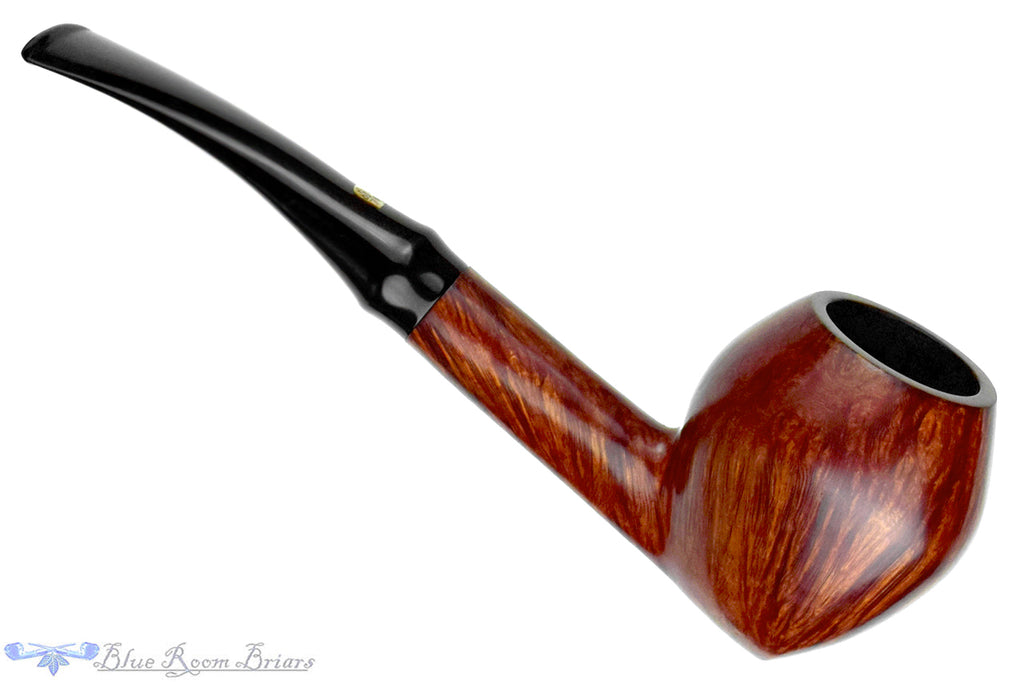 Blue Room Briars is proud to present this Peter Stokkebye (Jørgen Larsen) Bent Strawberry Estate Pipe