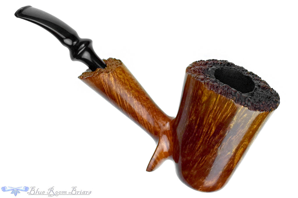 Blue Room Briars is proud to present this E. Wilke Bent Freehand Sitter with Plateaux Estate Pipe