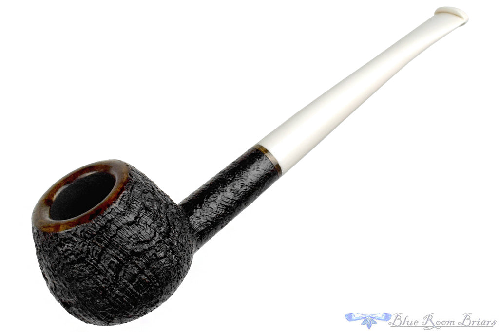 Blue Room Briars is proud to present this Joe Hinkle Pipe 26DA Sandblast Prince with Juma