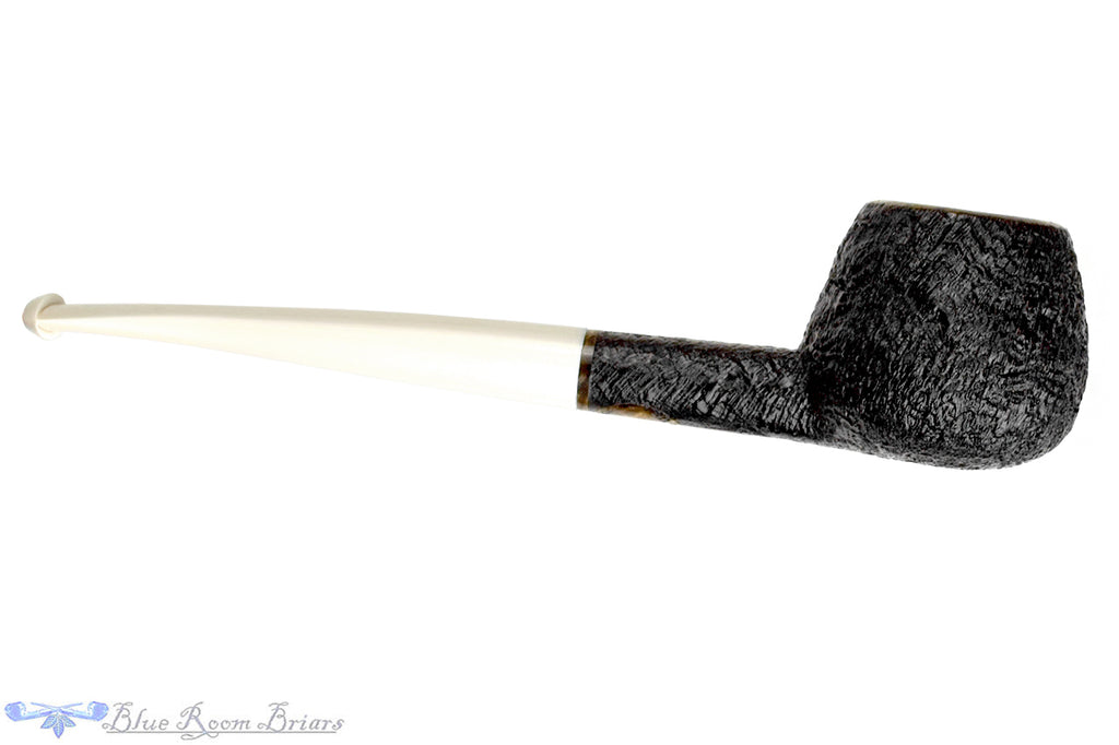 Blue Room Briars is proud to present this Joe Hinkle Pipe 26DA Sandblast Prince with Juma
