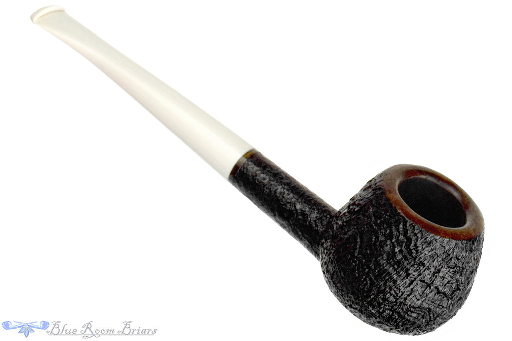 Blue Room Briars is proud to present this Joe Hinkle Pipe 26DA Sandblast Prince with Juma