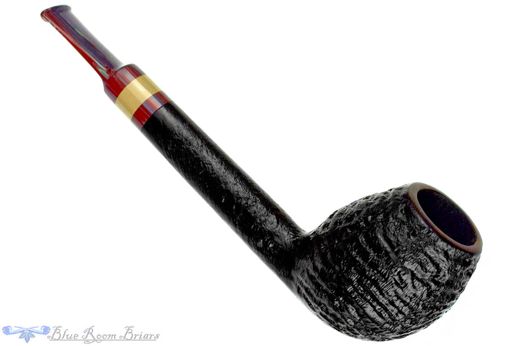 Blue Room Briars is proud to present this Bonsai Pipes By Tobias Höse Ring Blast Egg with Ebonite