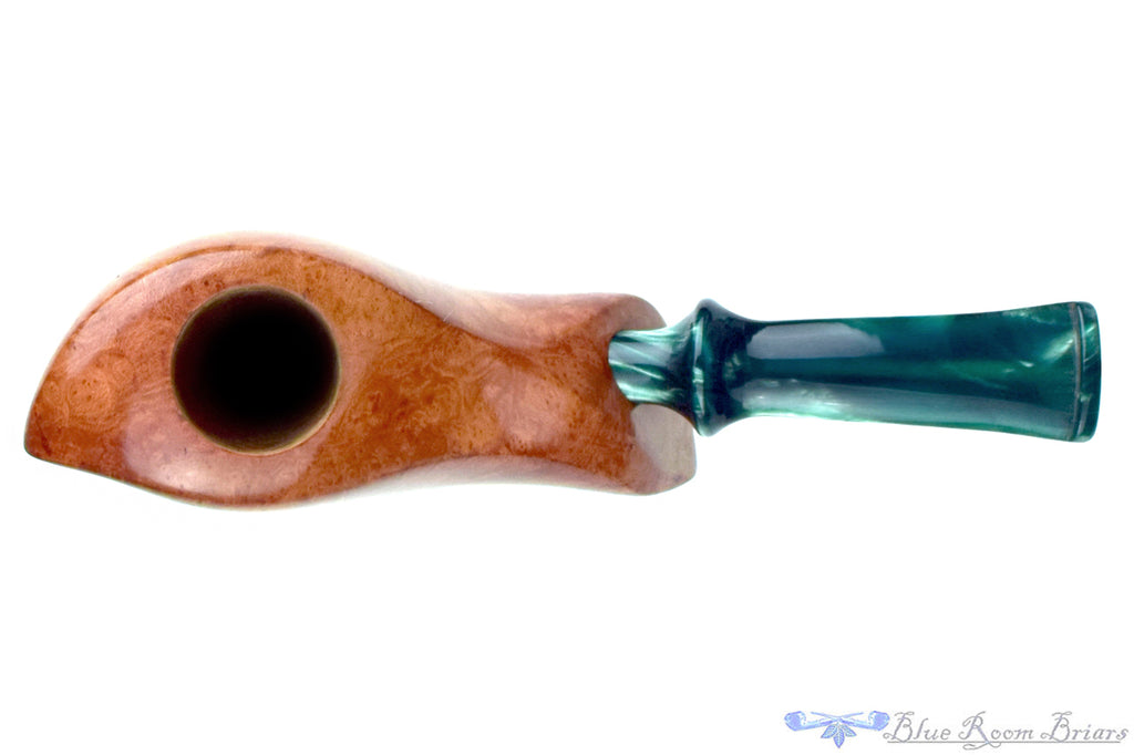Blue Room Briars is proud to present this Richard Garofalo Pipe Bent Sparrow Freehand