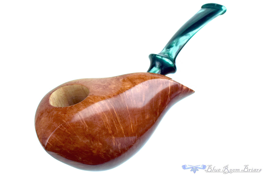 Blue Room Briars is proud to present this Richard Garofalo Pipe Bent Sparrow Freehand